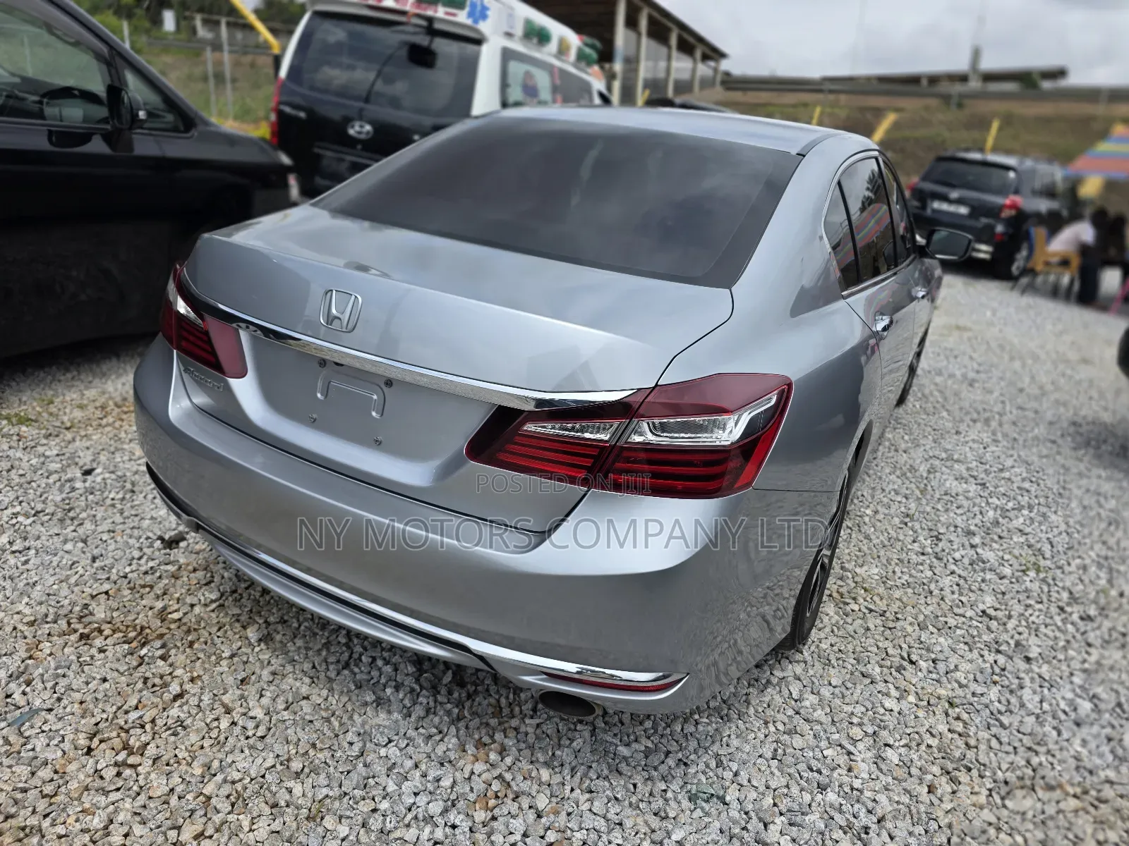 Honda Accord LX 4dr Sedan FWD (2.4L 4cyl 2A) 2017 Silver