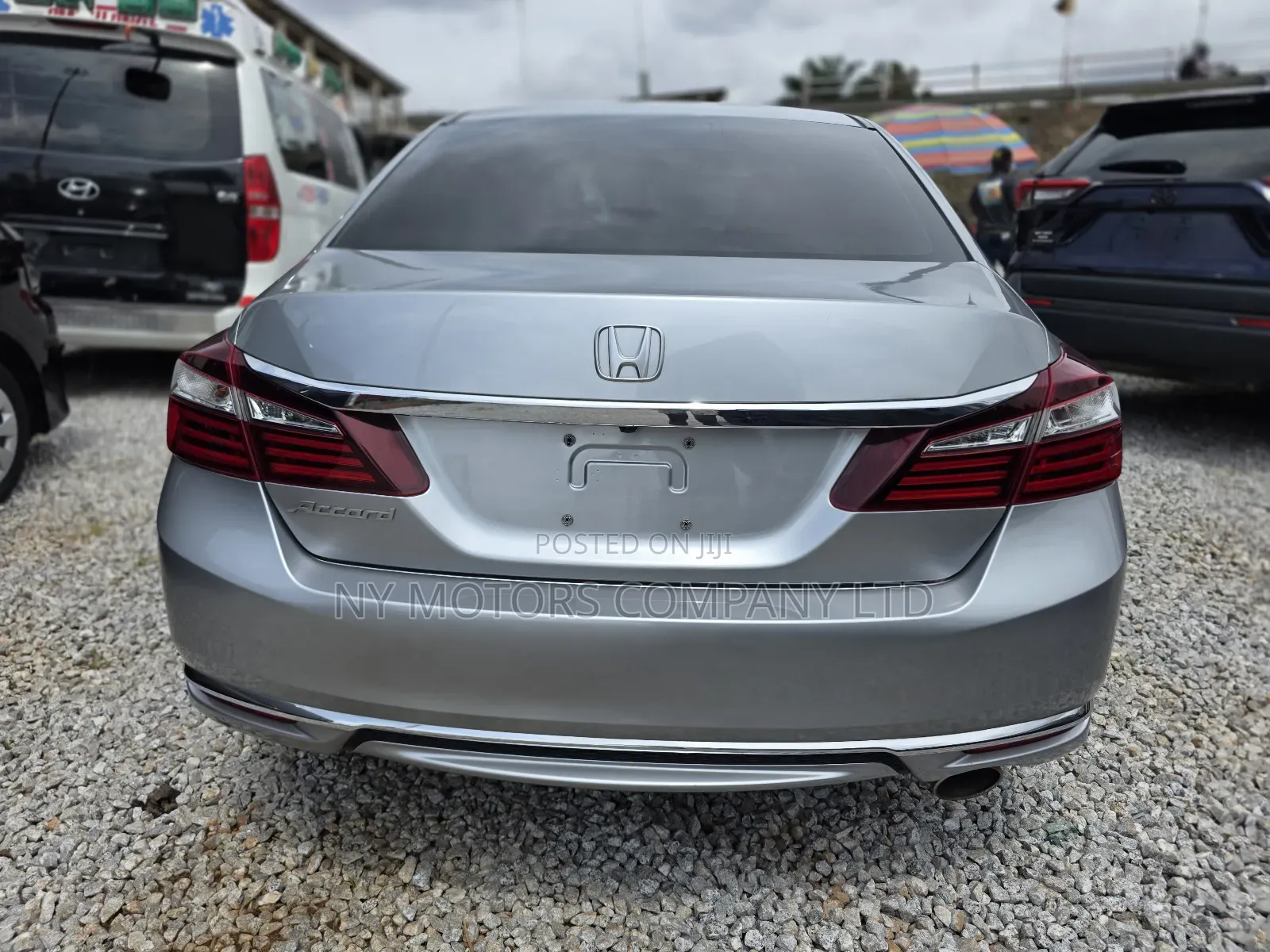 Honda Accord LX 4dr Sedan FWD (2.4L 4cyl 2A) 2017 Silver