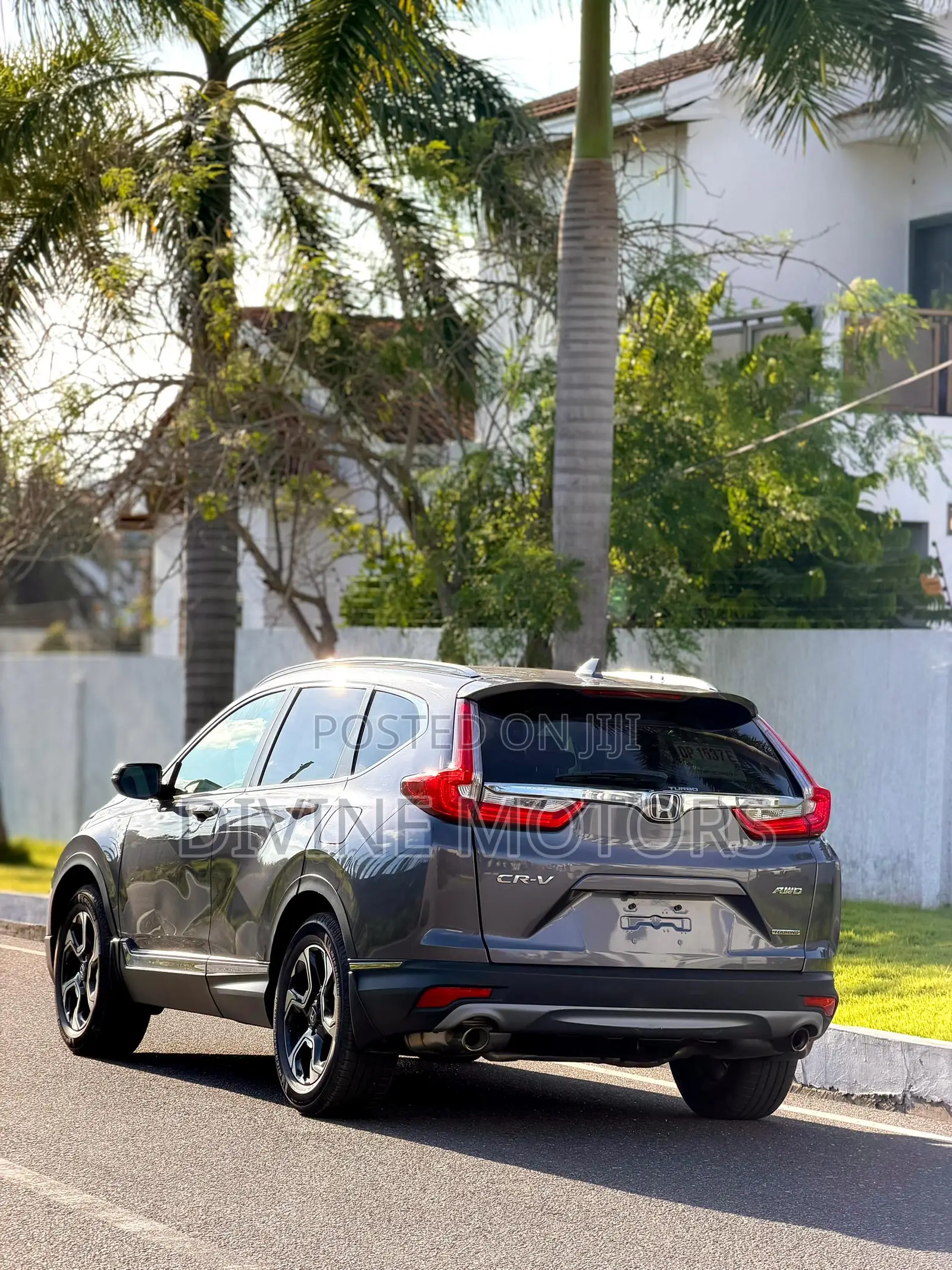Honda CR-V Touring AWD 2018 Gray