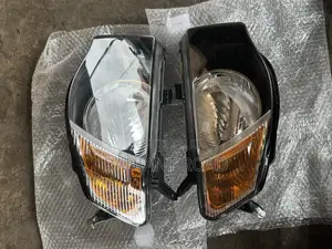 L200 2005 Headlight