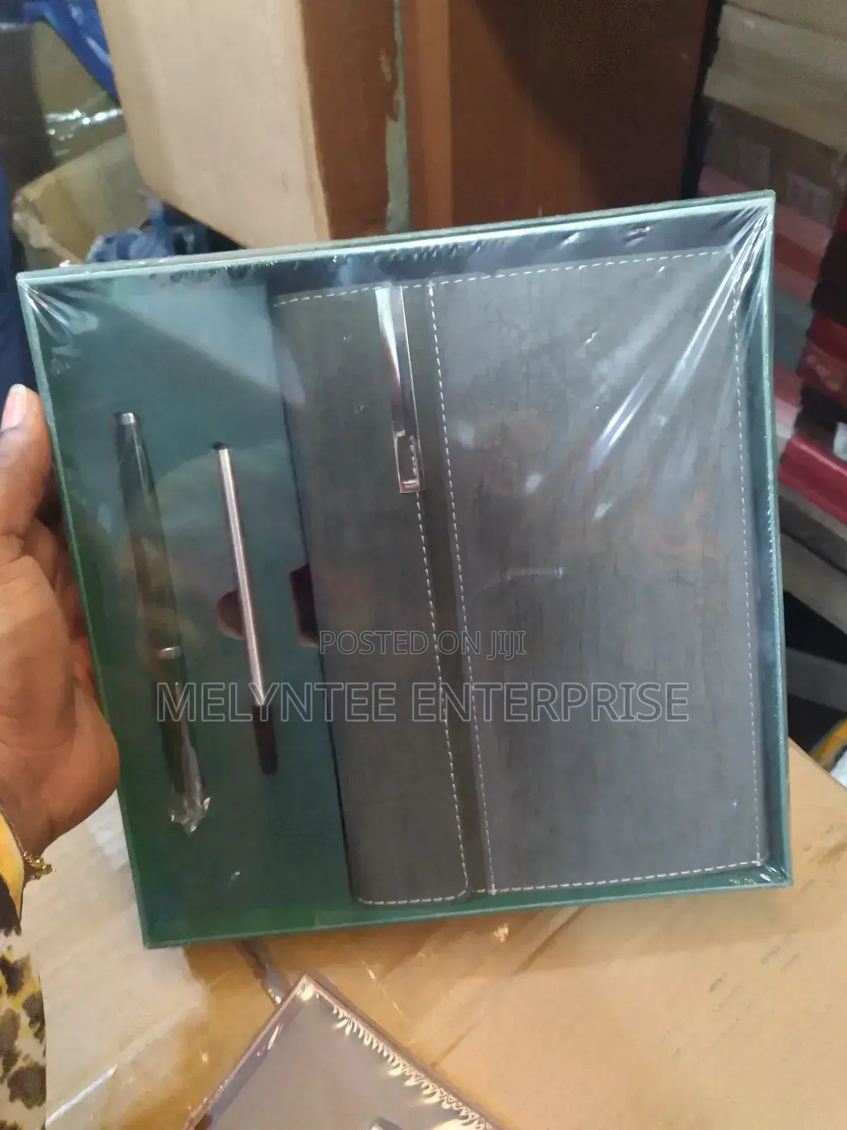 Cooperate Gift Set With Dairy,Pen and Refill Ink, Can Be Customized.