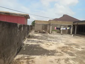 7bdrm House in Buokrom Estate, Kumasi Metropolitan for sale