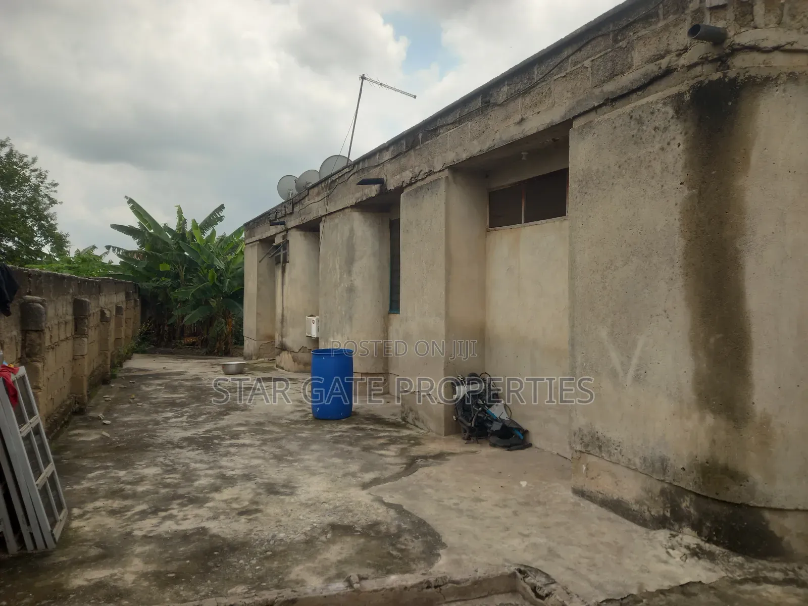 7bdrm House in Buokrom Estate, Kumasi Metropolitan for sale