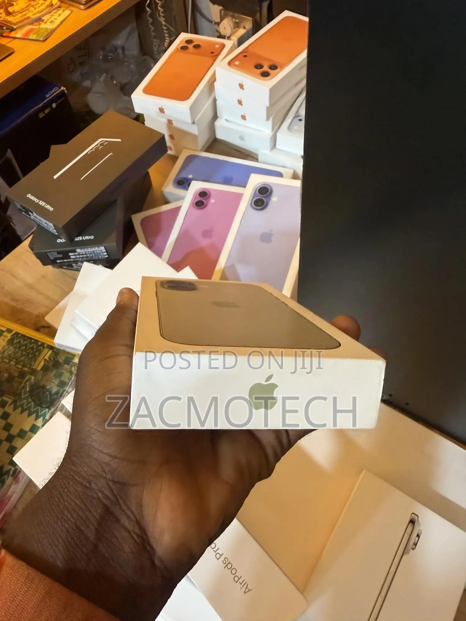 New Apple iPhone 17 256 GB Green