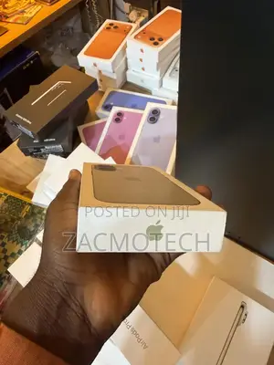 New Apple iPhone 17 256 GB Green