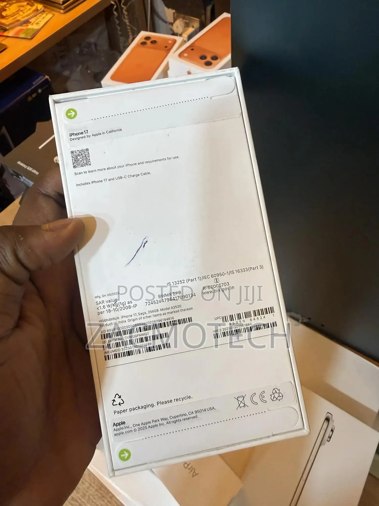 New Apple iPhone 17 256 GB Green