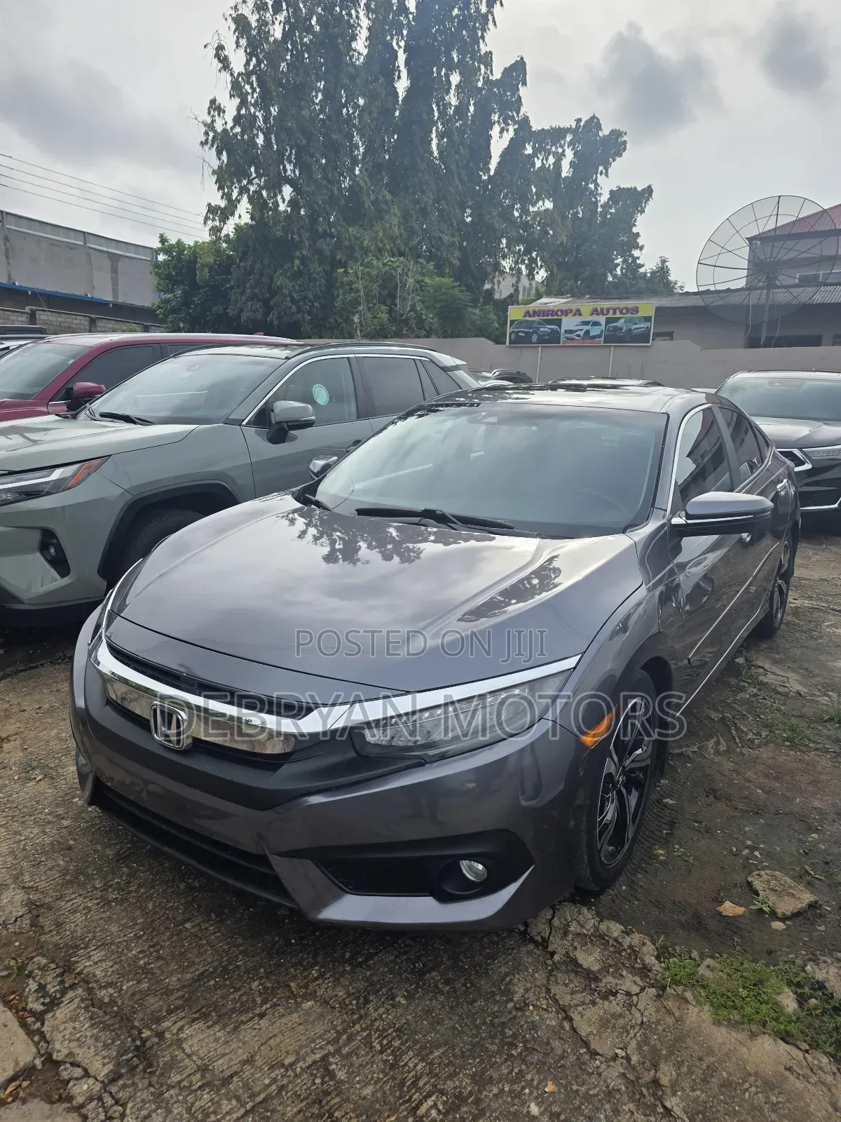 Honda Civic Touring 4dr Sedan (1.5L 4cyl) 2017 Gray