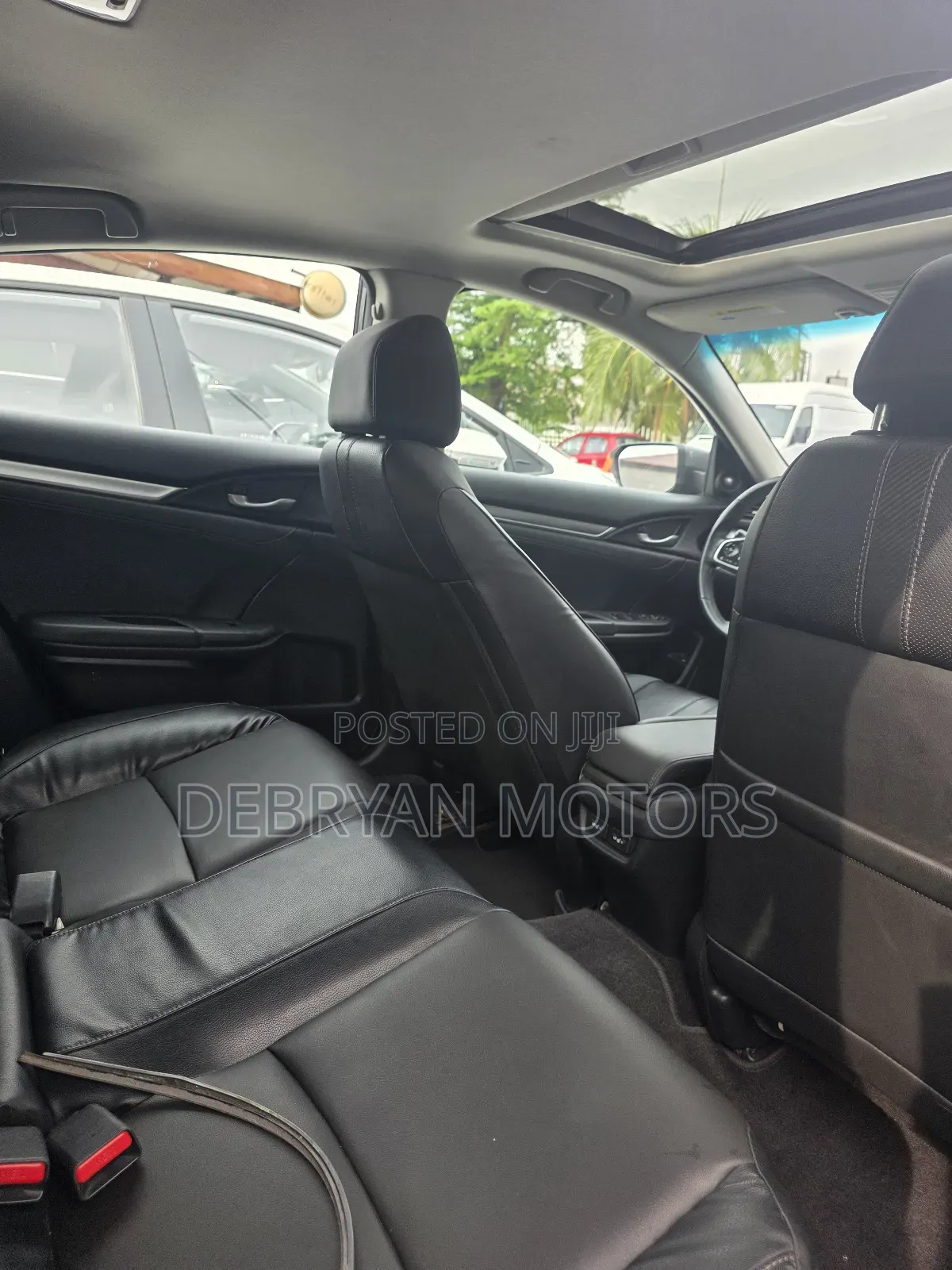 Honda Civic Touring 4dr Sedan (1.5L 4cyl) 2017 Gray