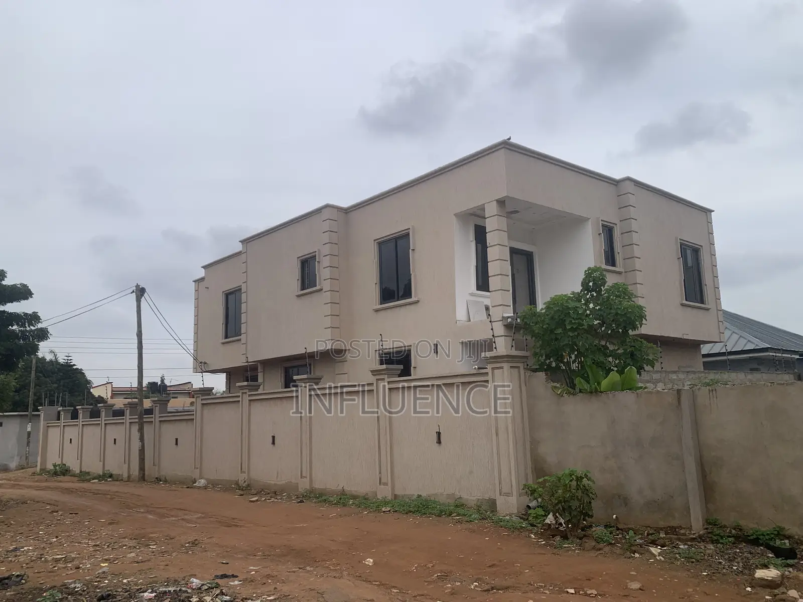 4bdrm House in Lakeside, East Legon for sale