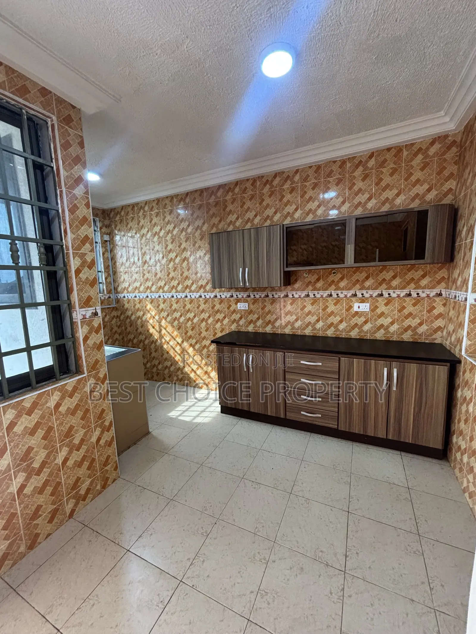 2bdrm Apartment in Lakeside Estate for rent