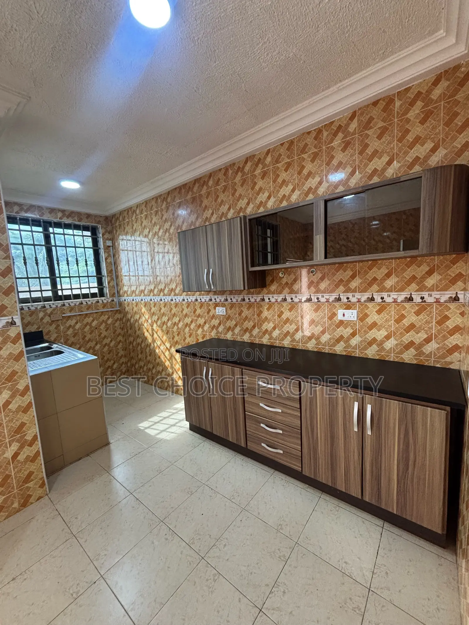 2bdrm Apartment in Lakeside Estate for rent