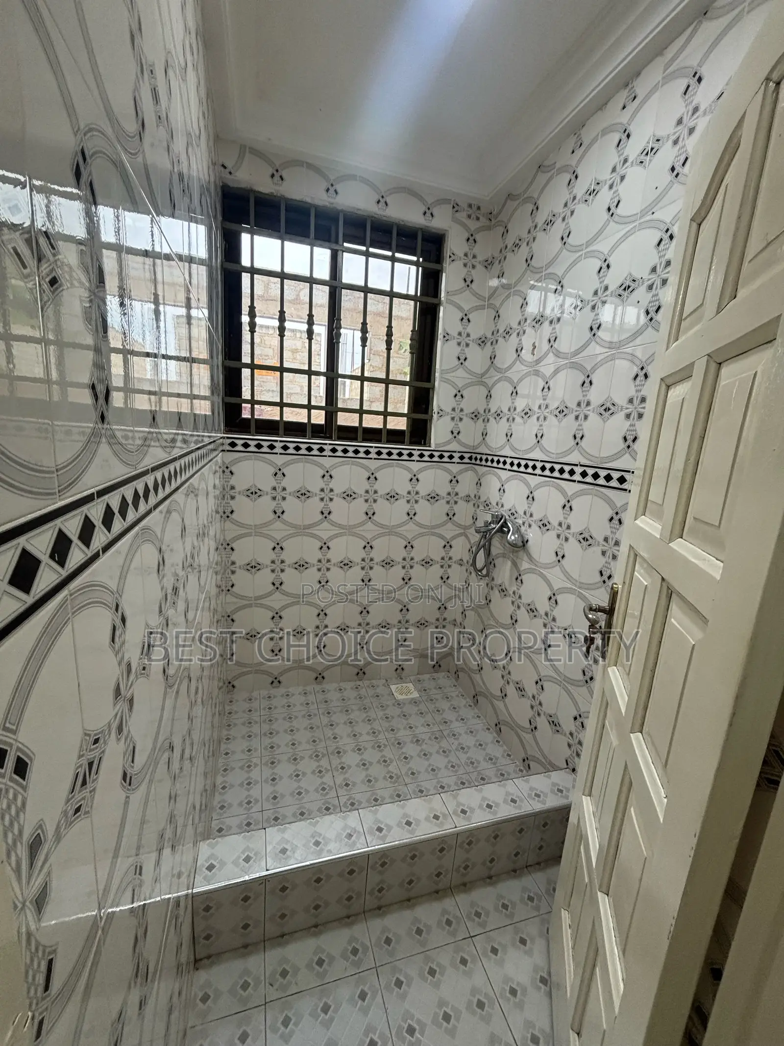 2bdrm Apartment in Lakeside Estate for rent