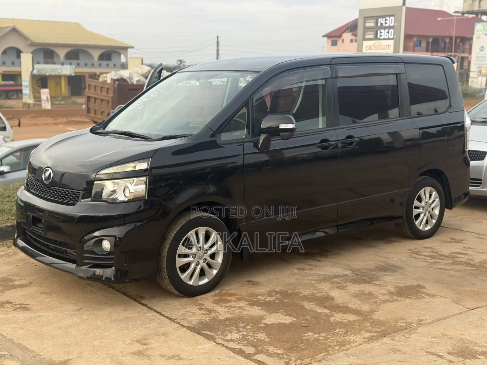 Toyota Voxy 2012 Black