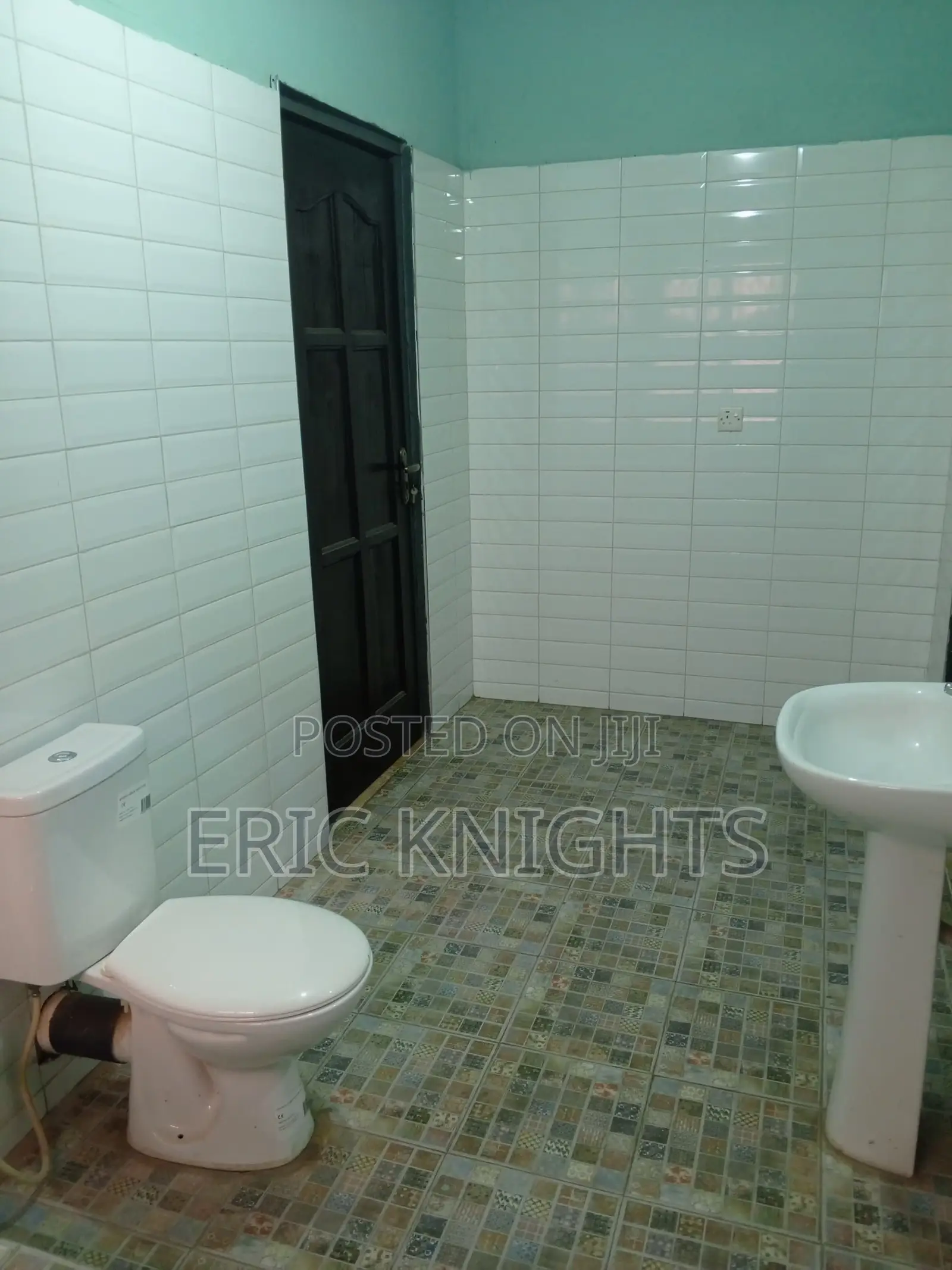 2bdrm Apartment in Salisbury Courts, School Junction for rent