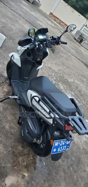 Yamaha Majesty 2024 White