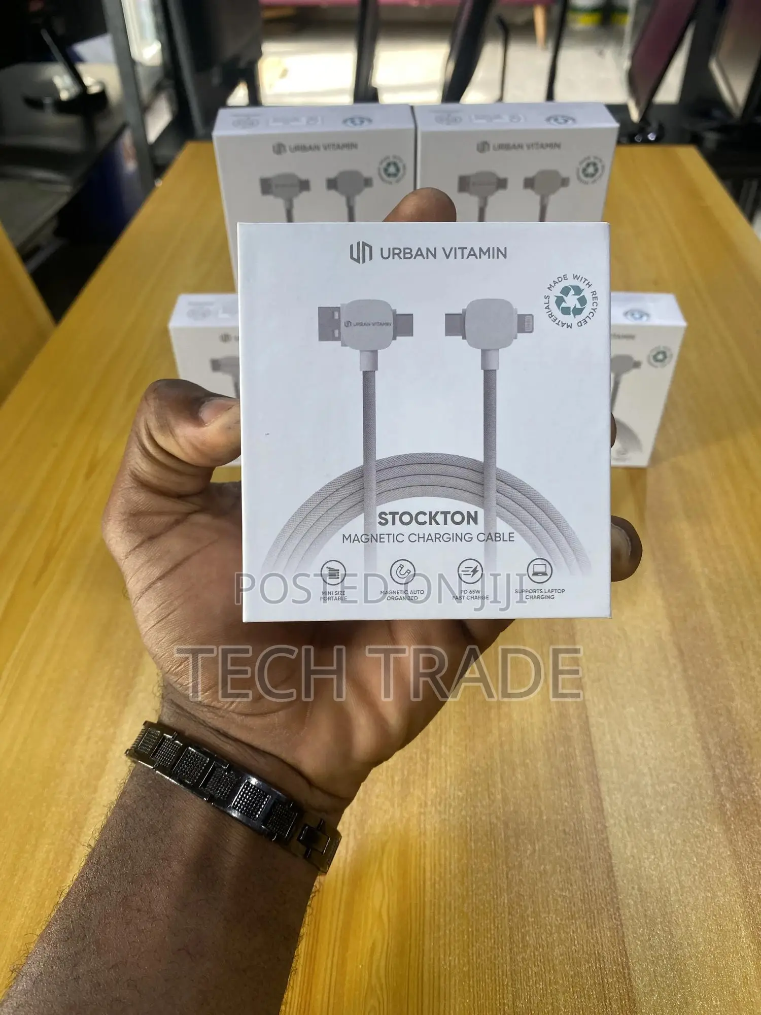 Original (Uk)Urban Vitamin Magnetic Charging Cable