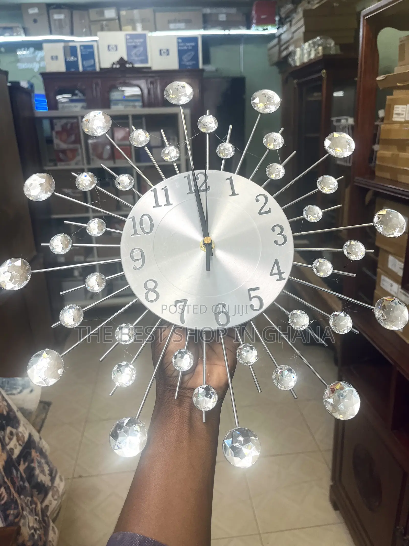 Wall Clock Made in Uk for Sale , One for 400 , Two 700 Gh