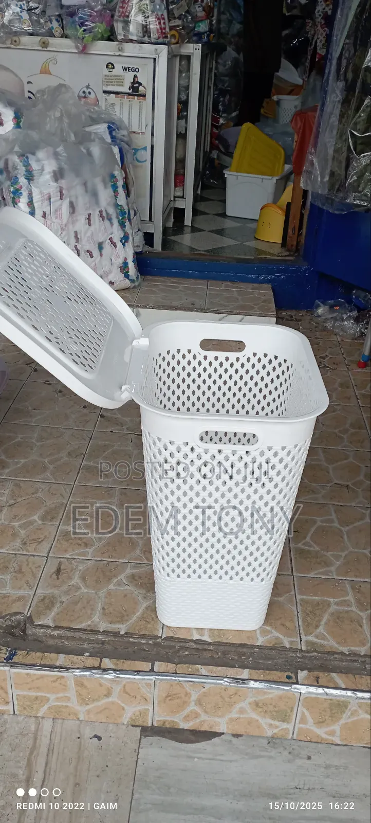 White Plastic Laundry Basket With a Lid