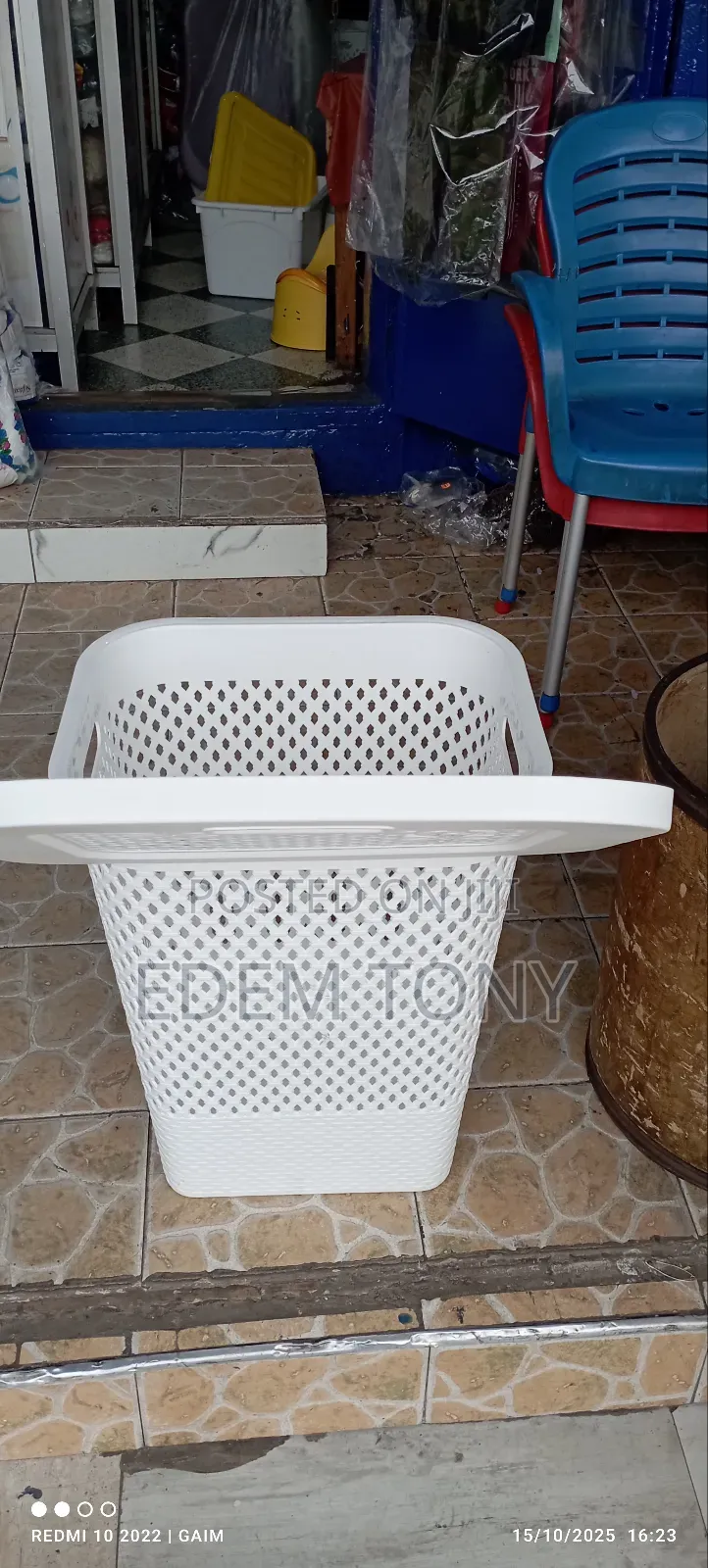 White Plastic Laundry Basket With a Lid
