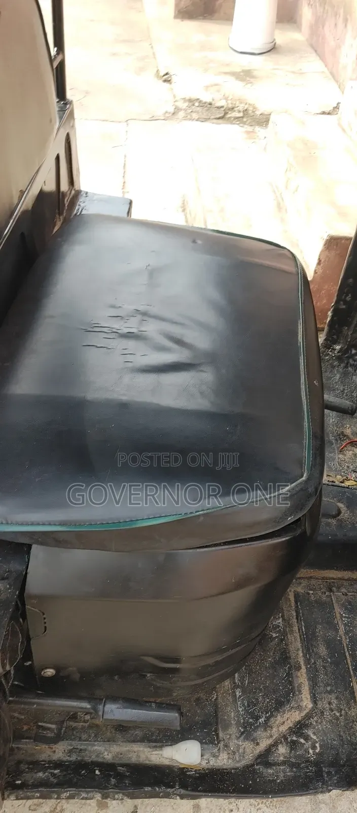 Bajaj RE 2020 Black