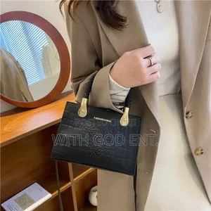 Stylish Mini Ladies Handbag – Compact Classy