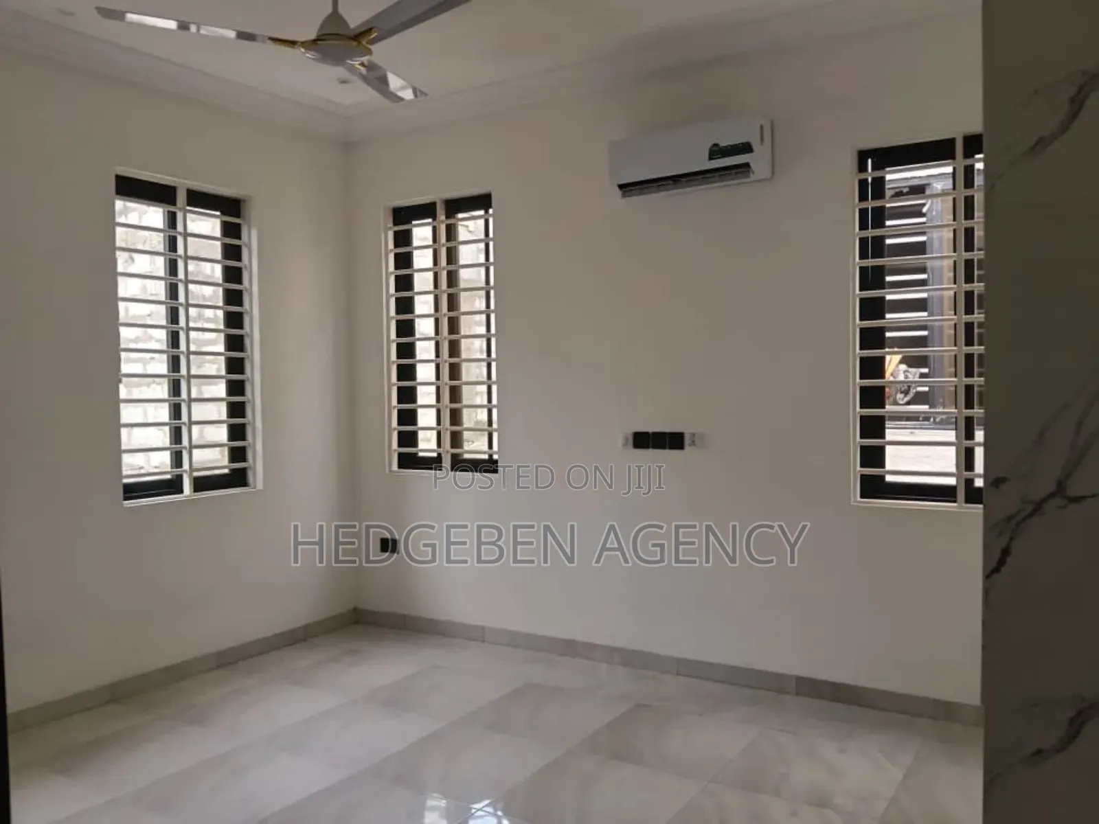 4bdrm Duplex in Oyarifa for sale
