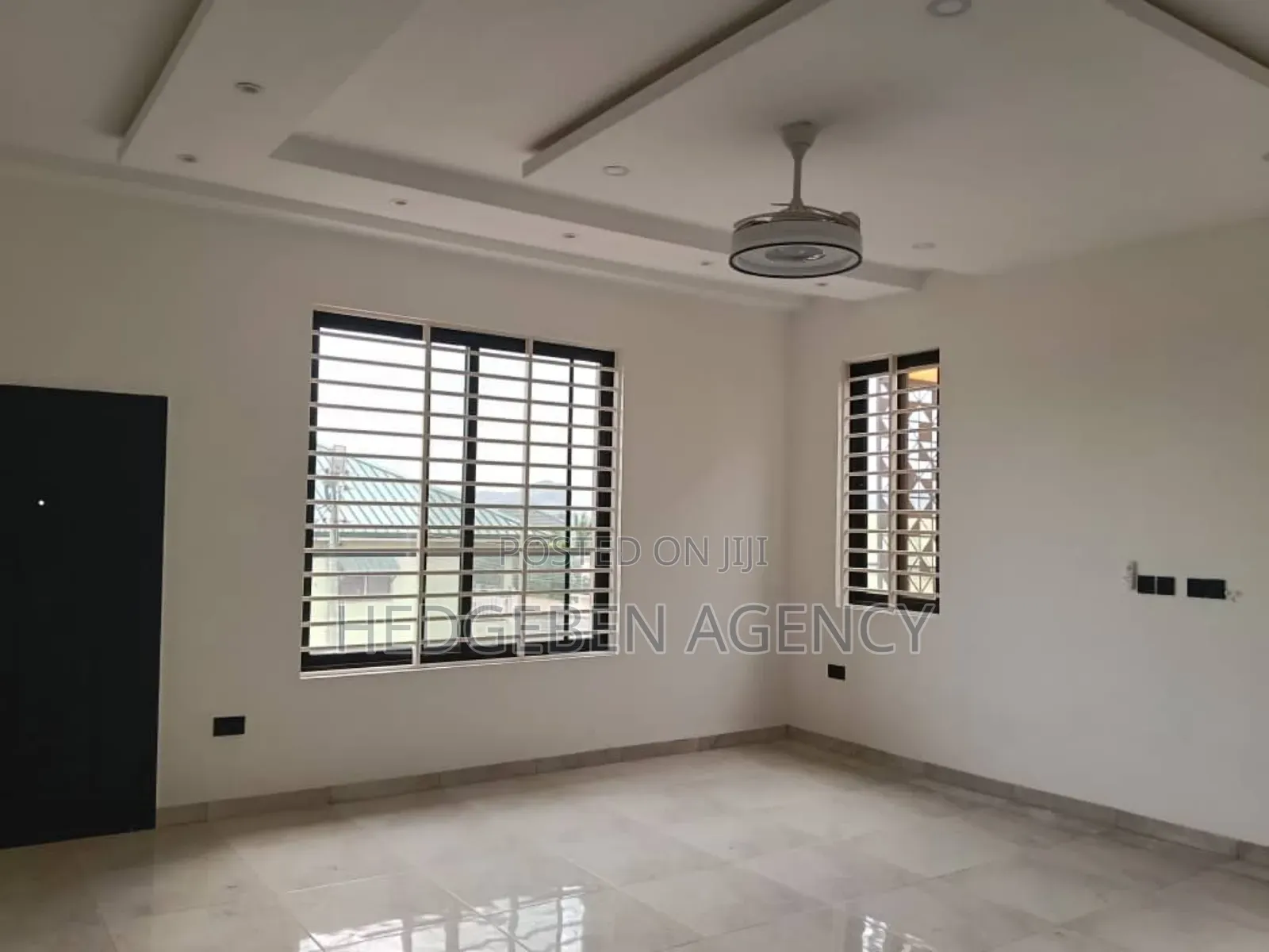 4bdrm Duplex in Oyarifa for sale