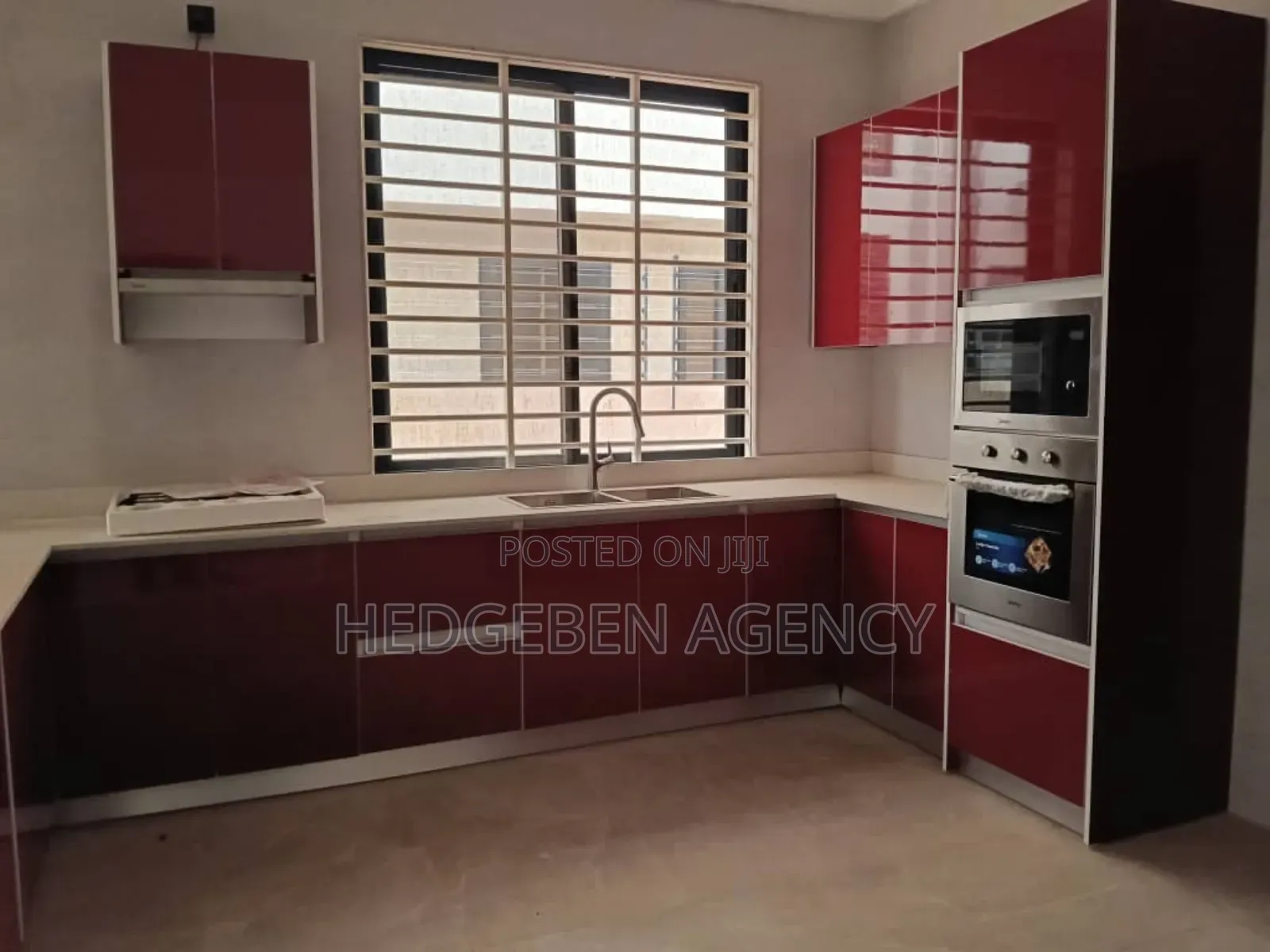 4bdrm Duplex in Oyarifa for sale