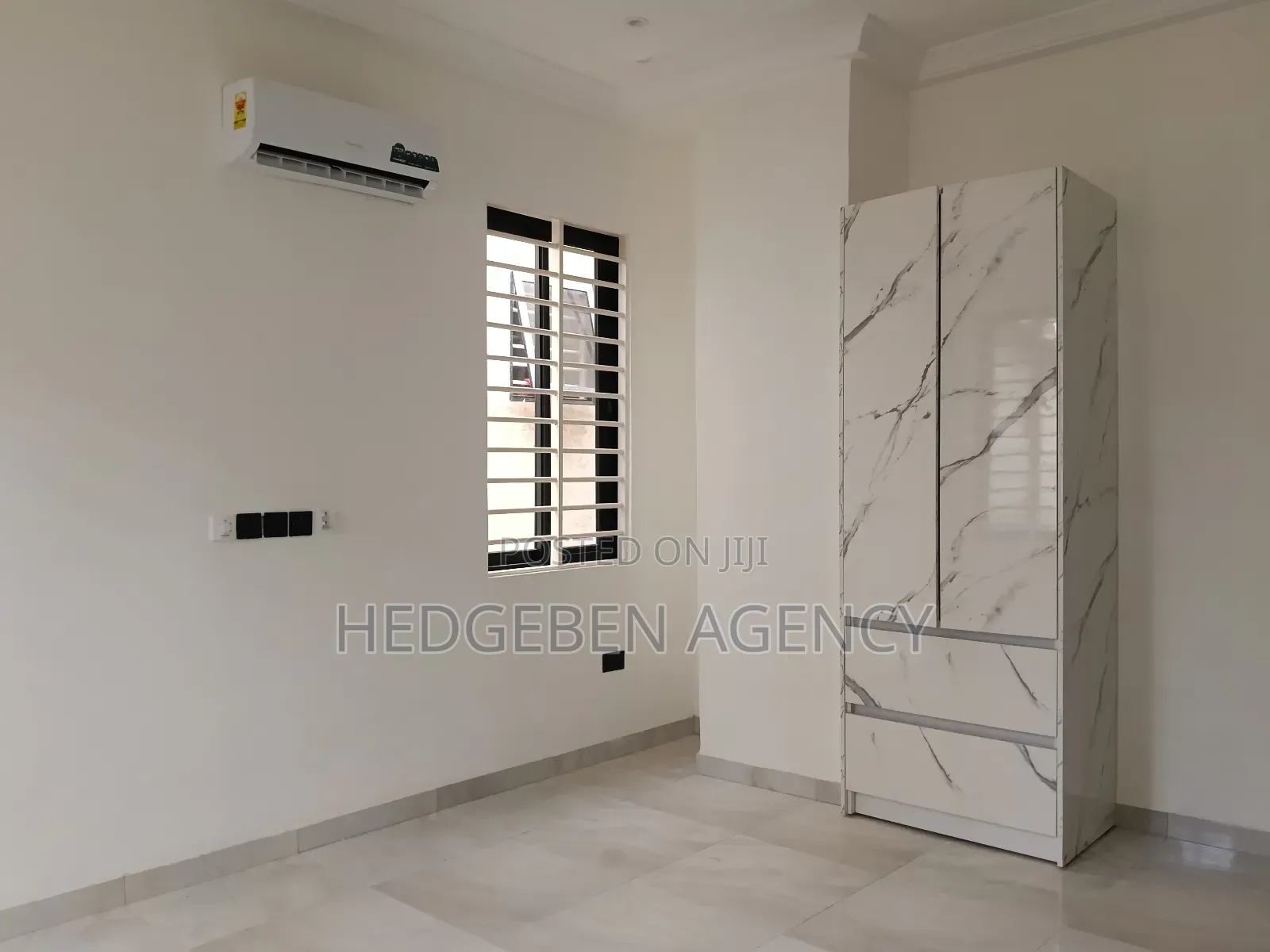 4bdrm Duplex in Oyarifa for sale