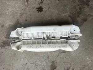 Toyota Vitz 2010 Bumper Locker