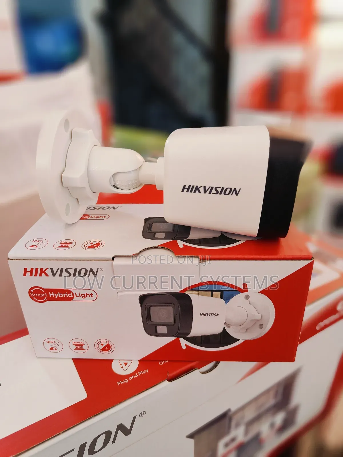 Hikvision Smart Hybrid Light Analog Camera With Audio