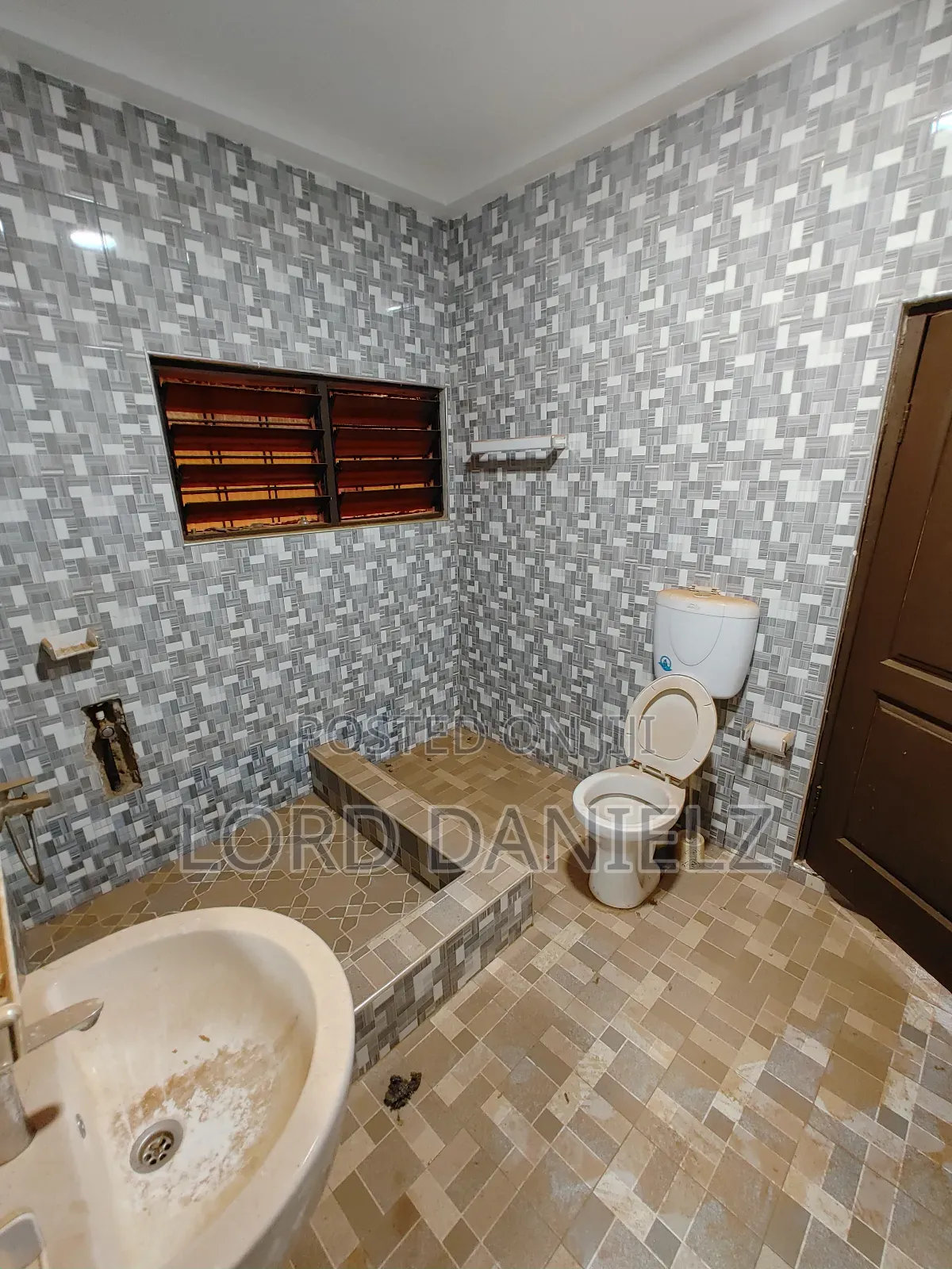 4bdrm Apartment in Kotwi, Kumasi Metropolitan for rent