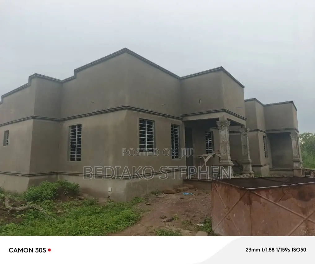 4bdrm Apartment in Poplyn Estate, Techiman Municipal for sale