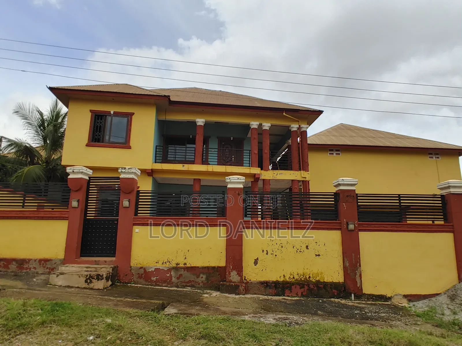 8bdrm House in Kotwi, Kumasi Metropolitan for rent