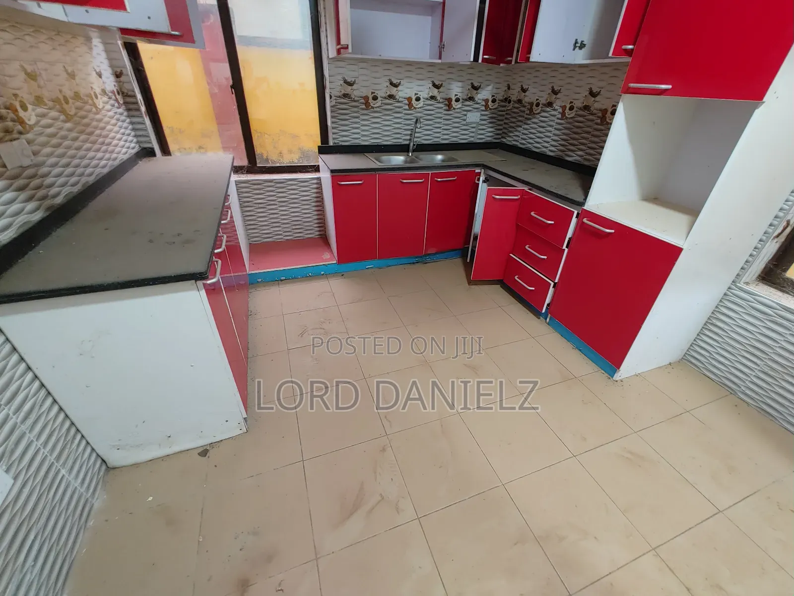 8bdrm House in Kotwi, Kumasi Metropolitan for rent