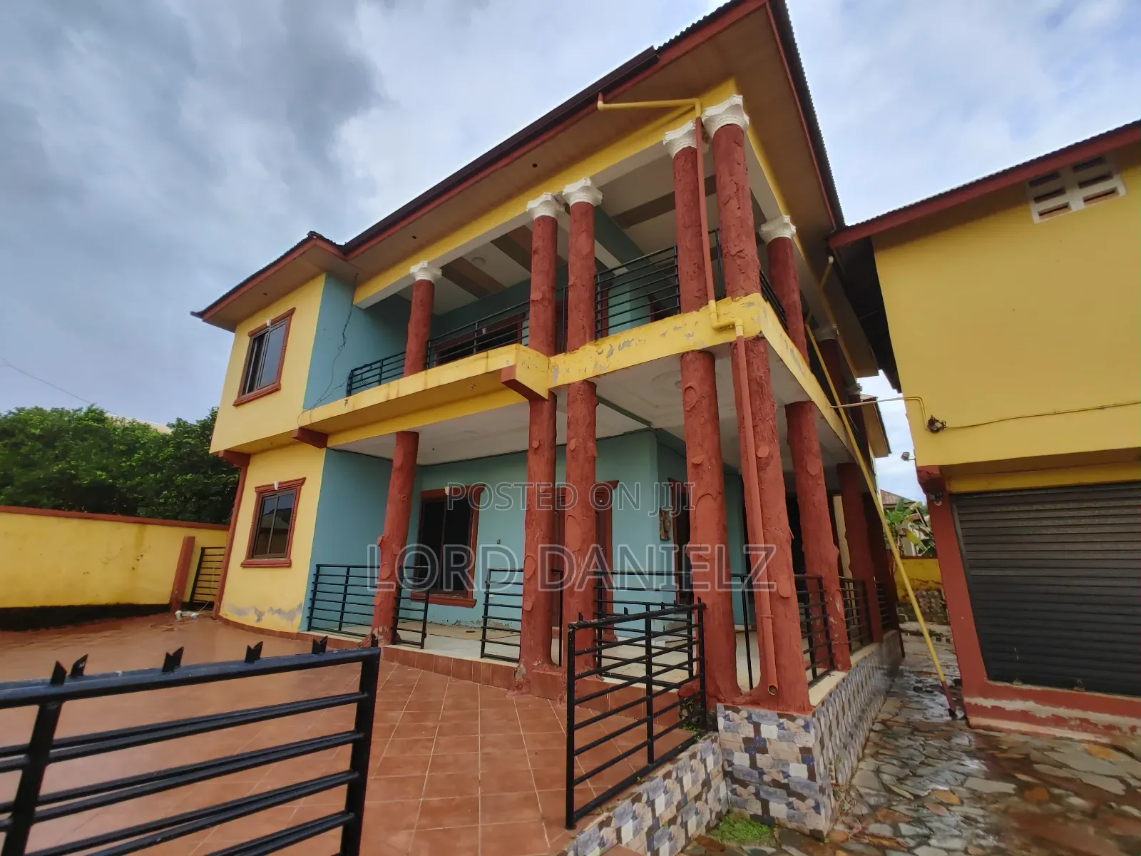 8bdrm House in Kotwi, Kumasi Metropolitan for rent