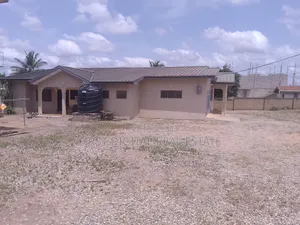 4 Bedroom Self Compound for Commercial Rent Obom Roadside