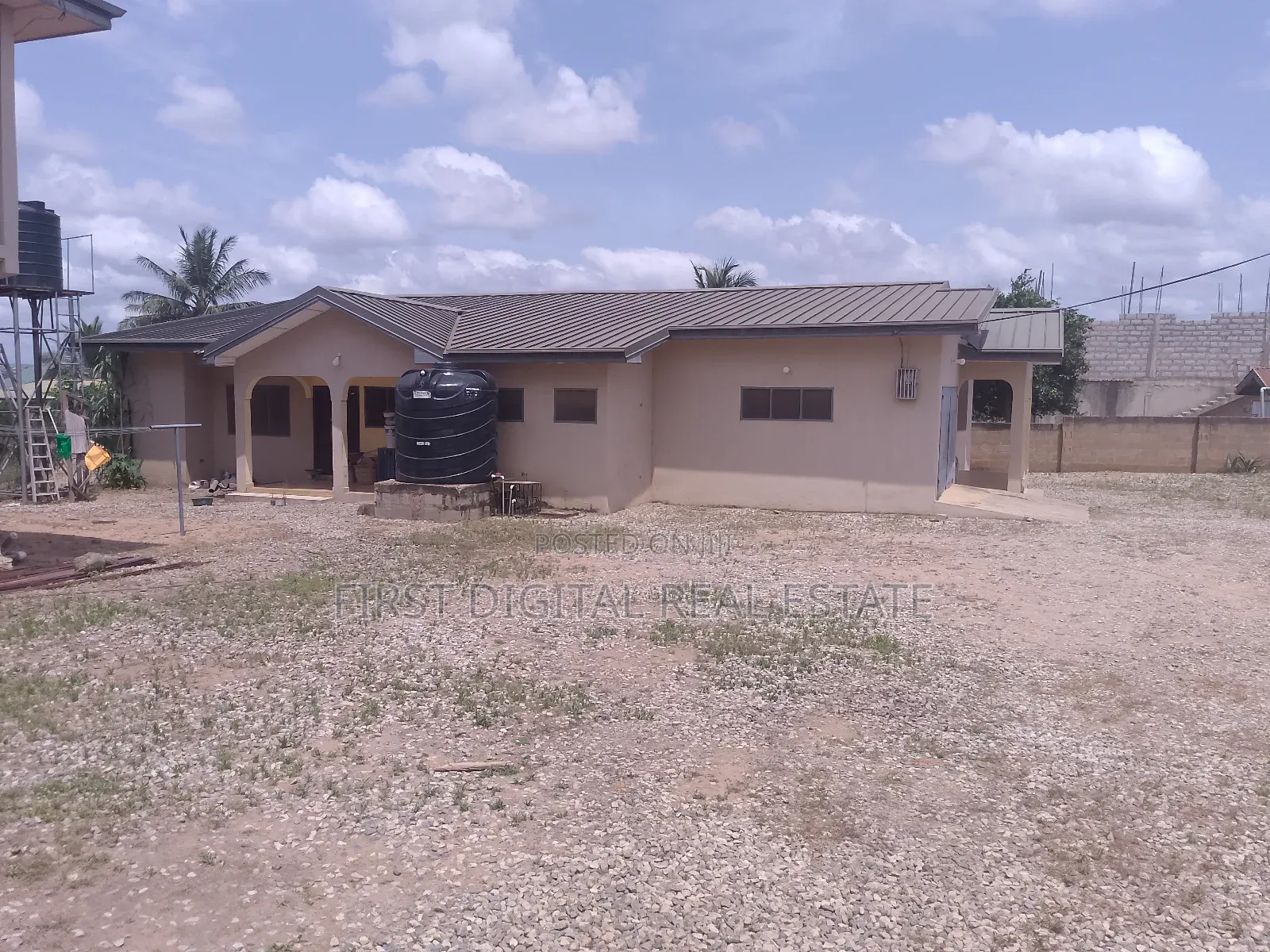 4 Bedroom Self Compound for Commercial Rent Obom Roadside