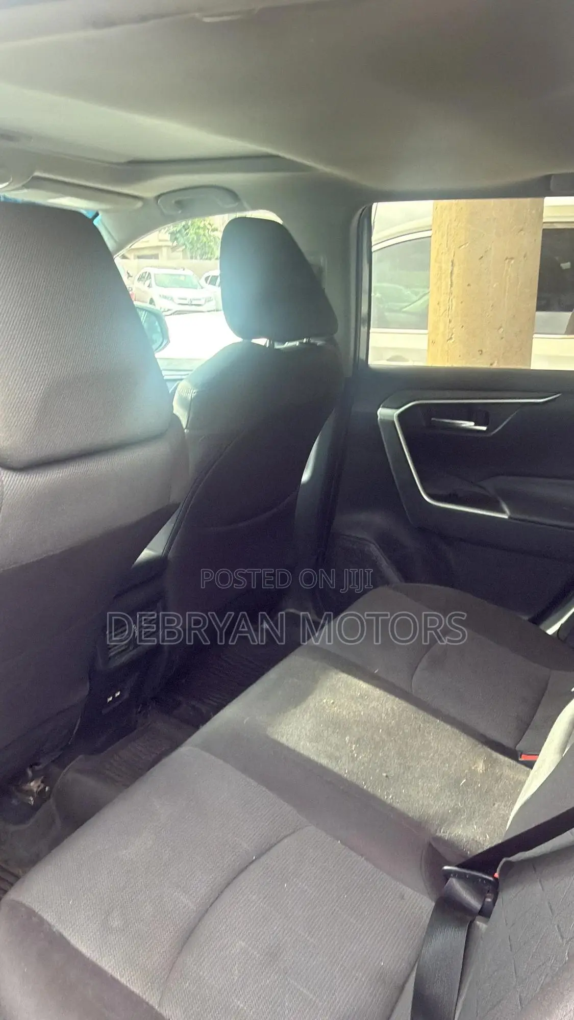Toyota RAV4 XLE 2021 Gray
