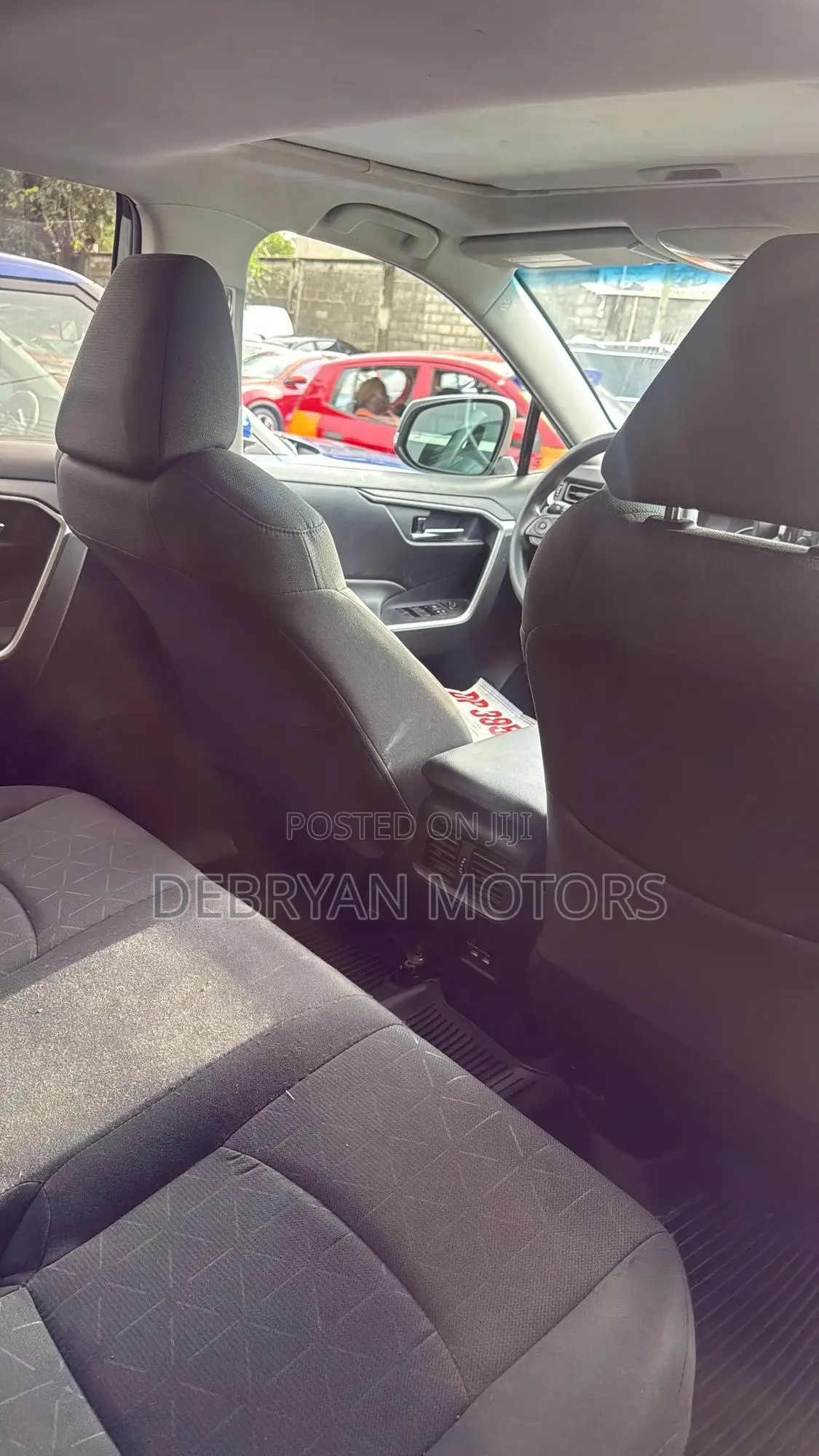 Toyota RAV4 XLE 2021 Gray