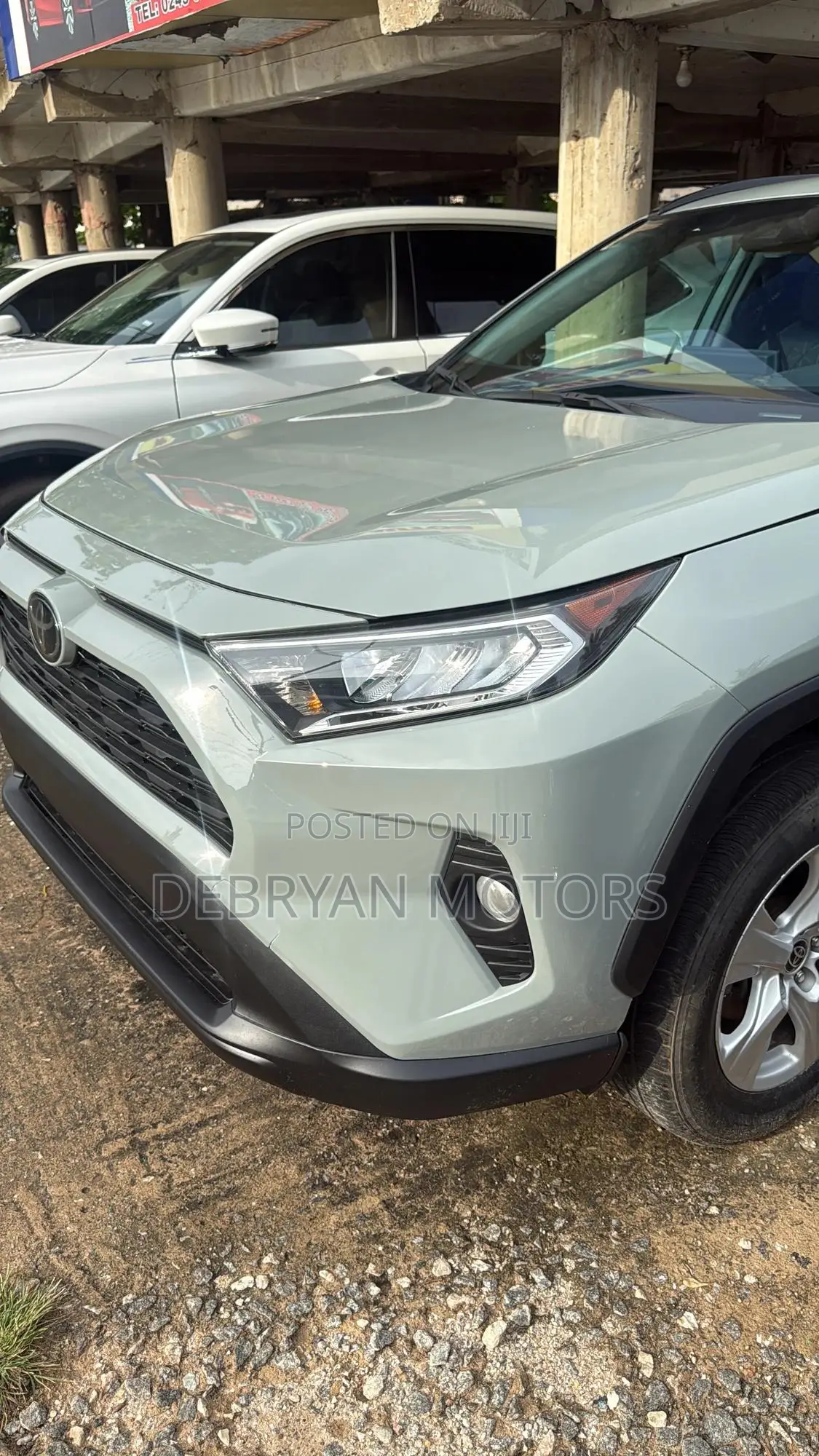 Toyota RAV4 XLE 2021 Gray