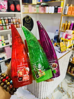 Aloe Vera, Tomato And Snail Gel