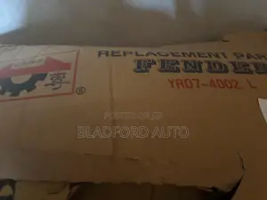 Yaris 07 Fenders Pair