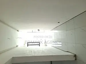 4bdrm House in Abenlenkpe, Lincoln School Area for sale