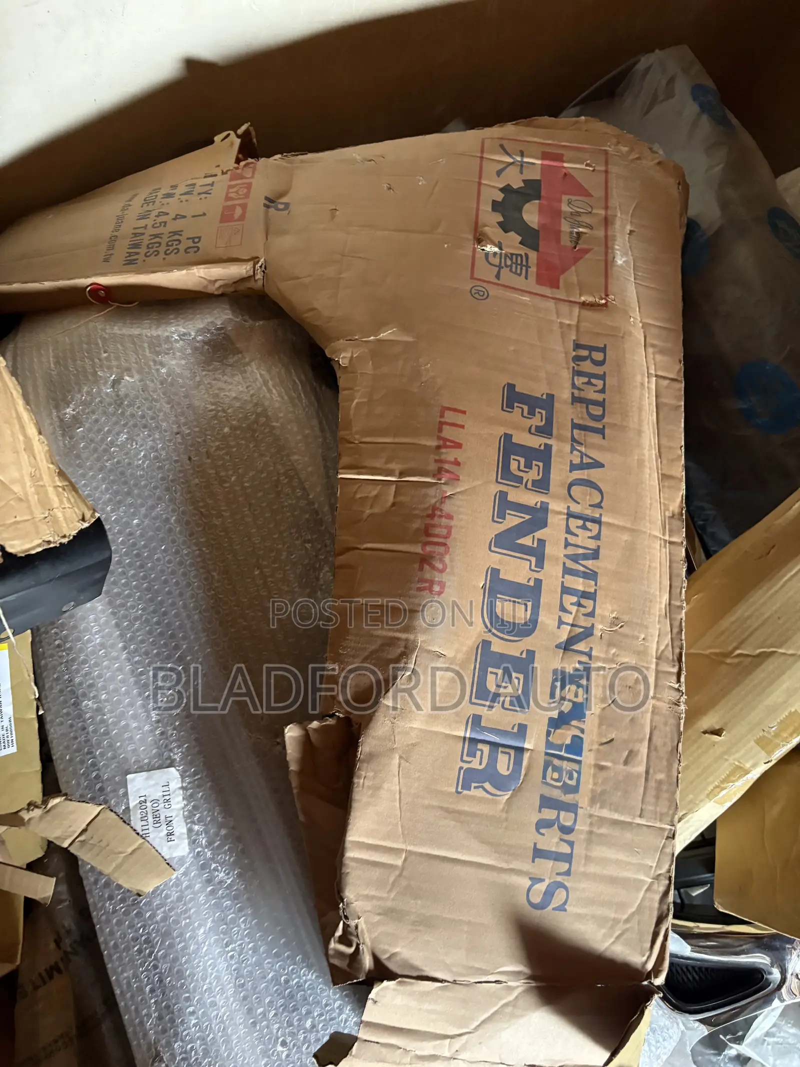 Corolla 14-18 Fenders Pair