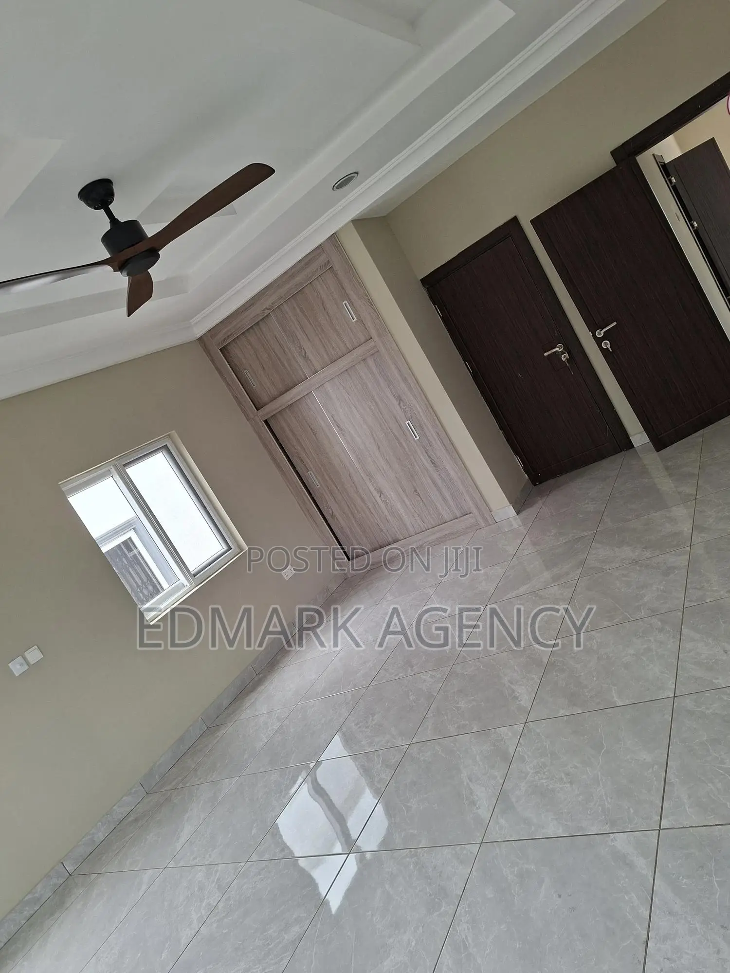5bdrm House in East Airport, Accra Metropolitan for sale