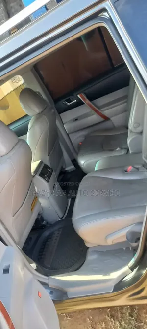 Toyota Highlander Limited 2010 Gray