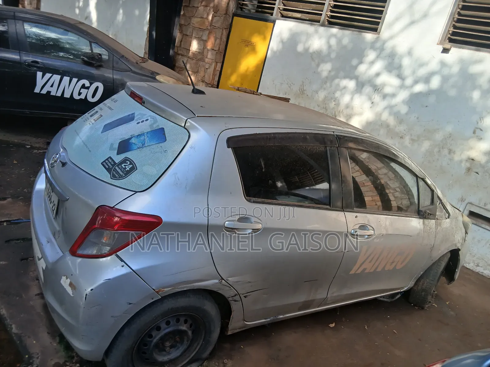Toyota Vitz 2012 Silver