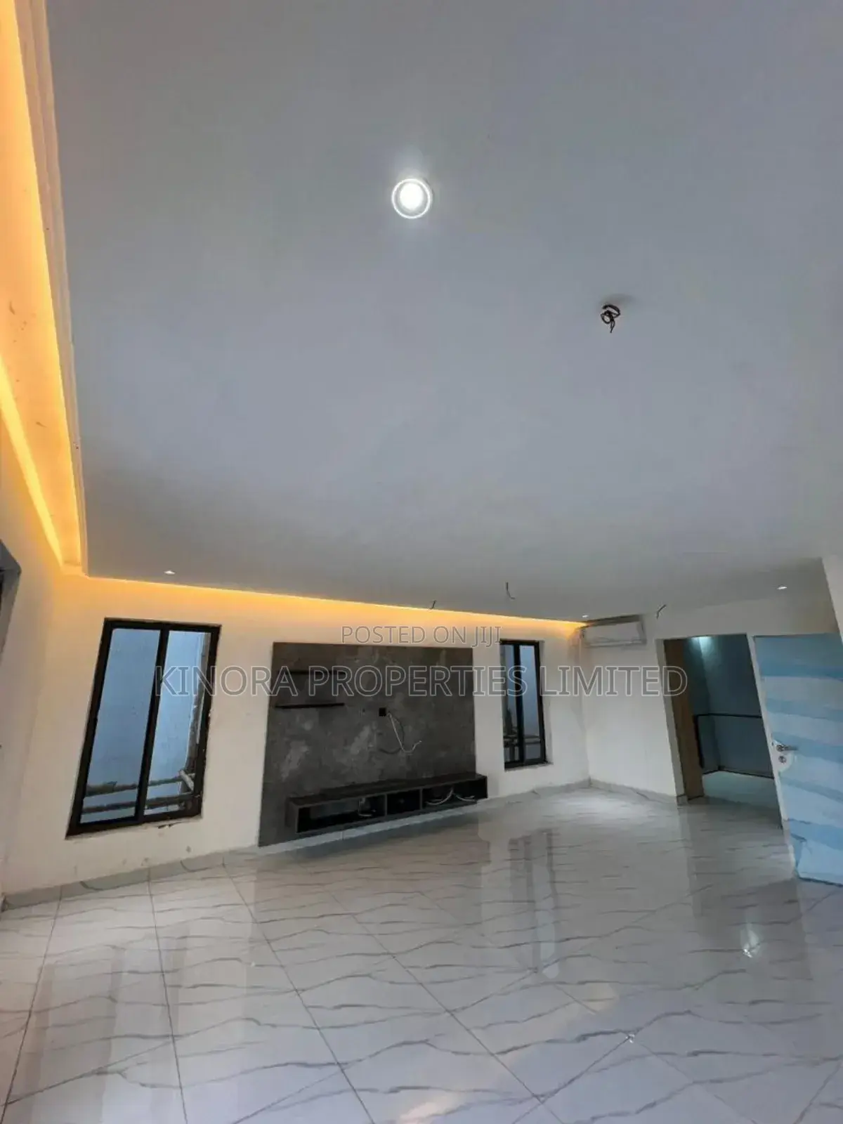 4bdrm Duplex in Adjiganor, Adjiriganor for sale