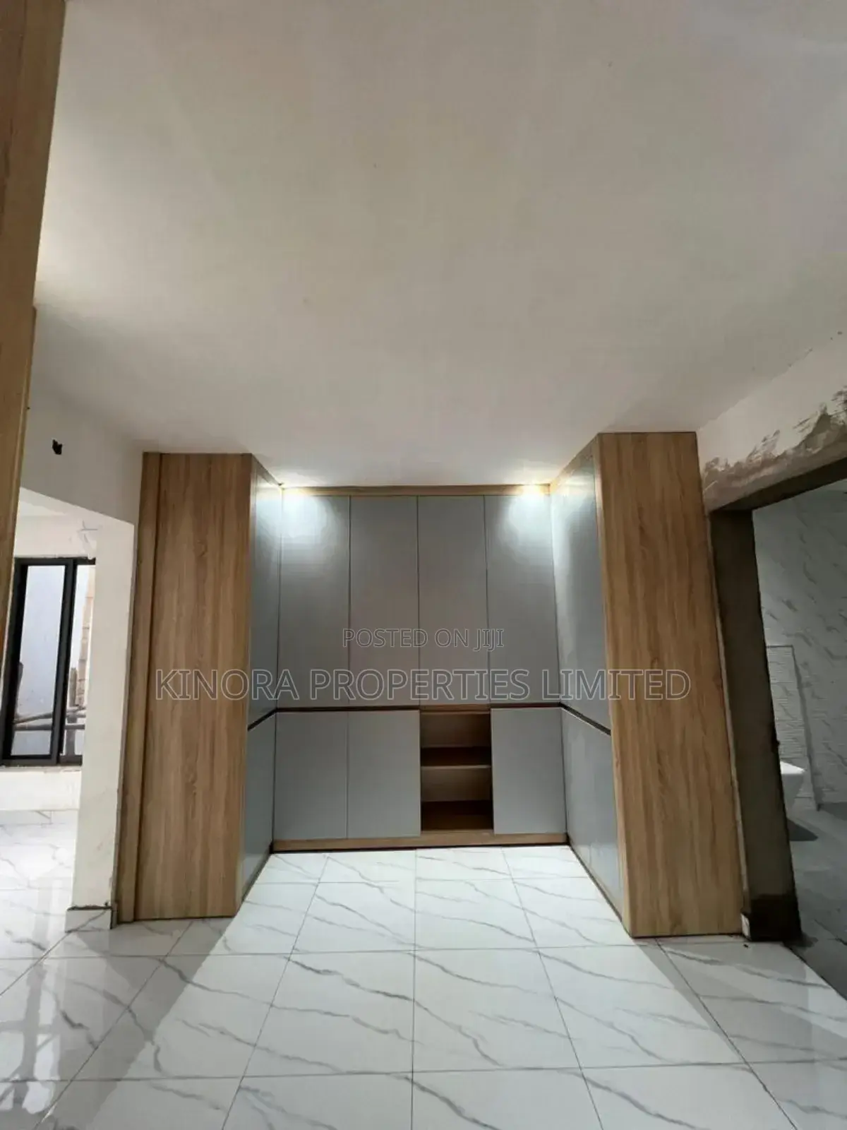 4bdrm Duplex in Adjiganor, Adjiriganor for sale